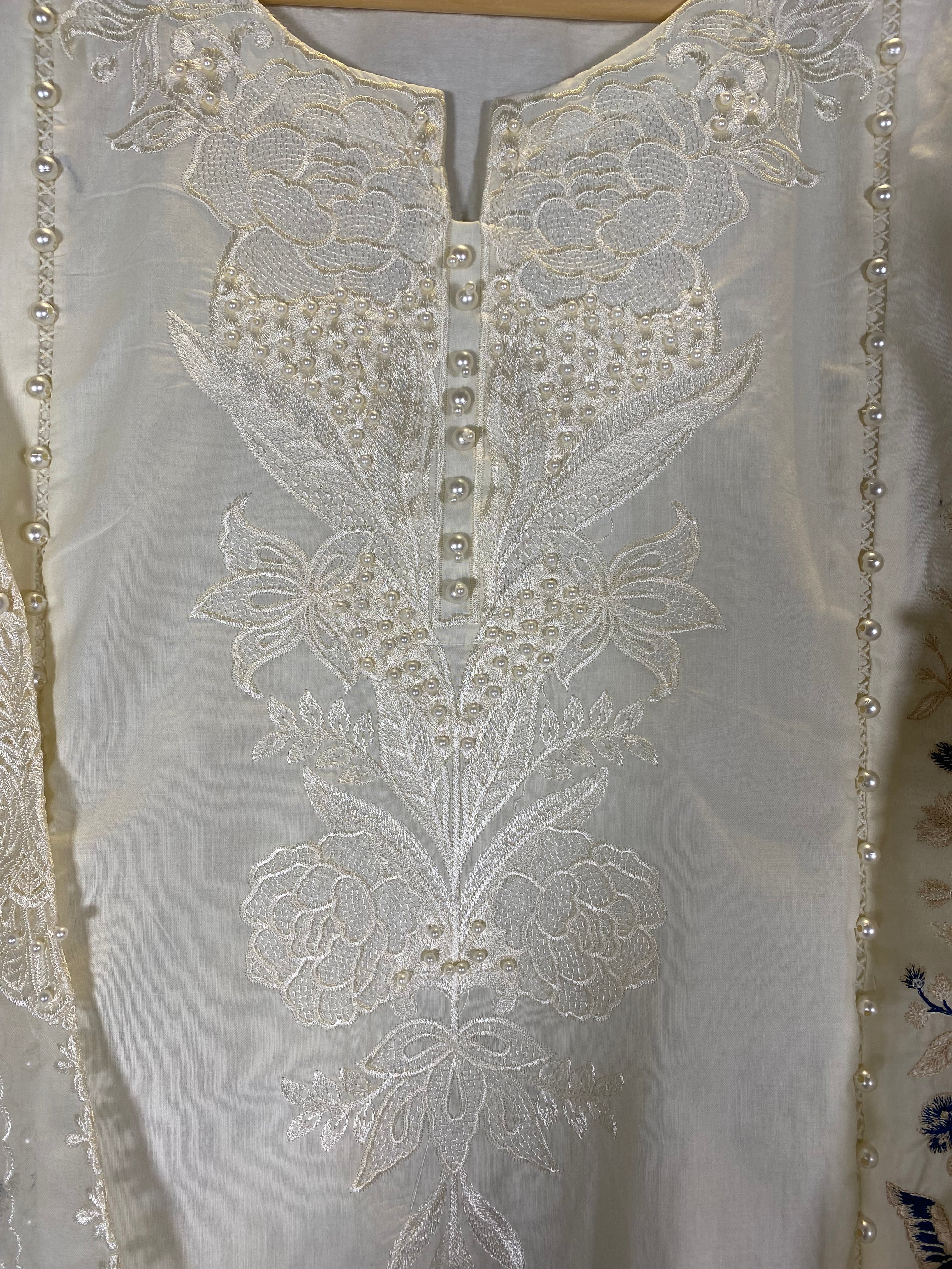 3 Piece - Embroidered Lawn Suit