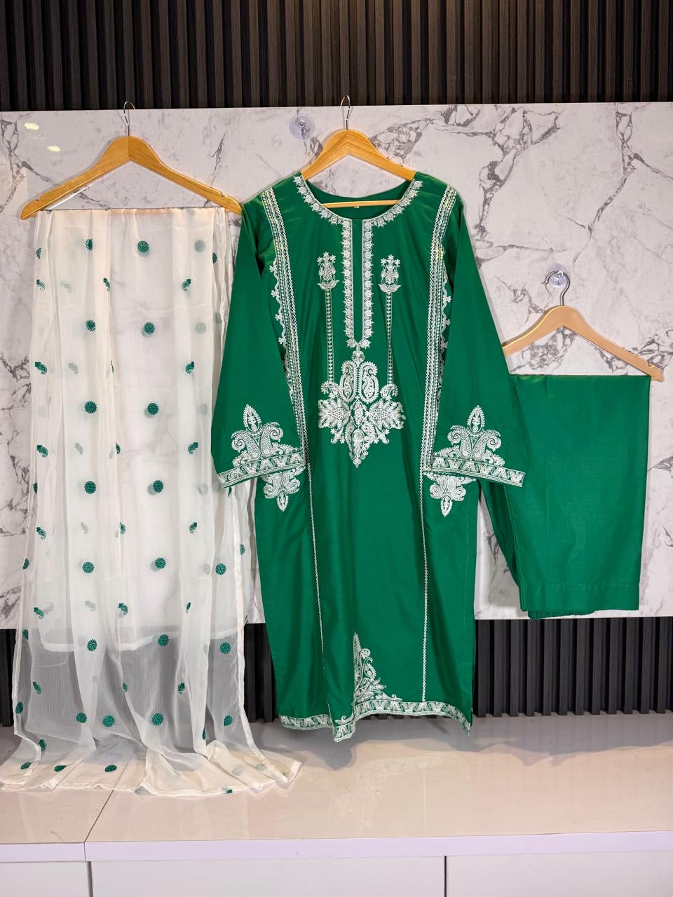 3 Piece - Embroidered Lawn Suit