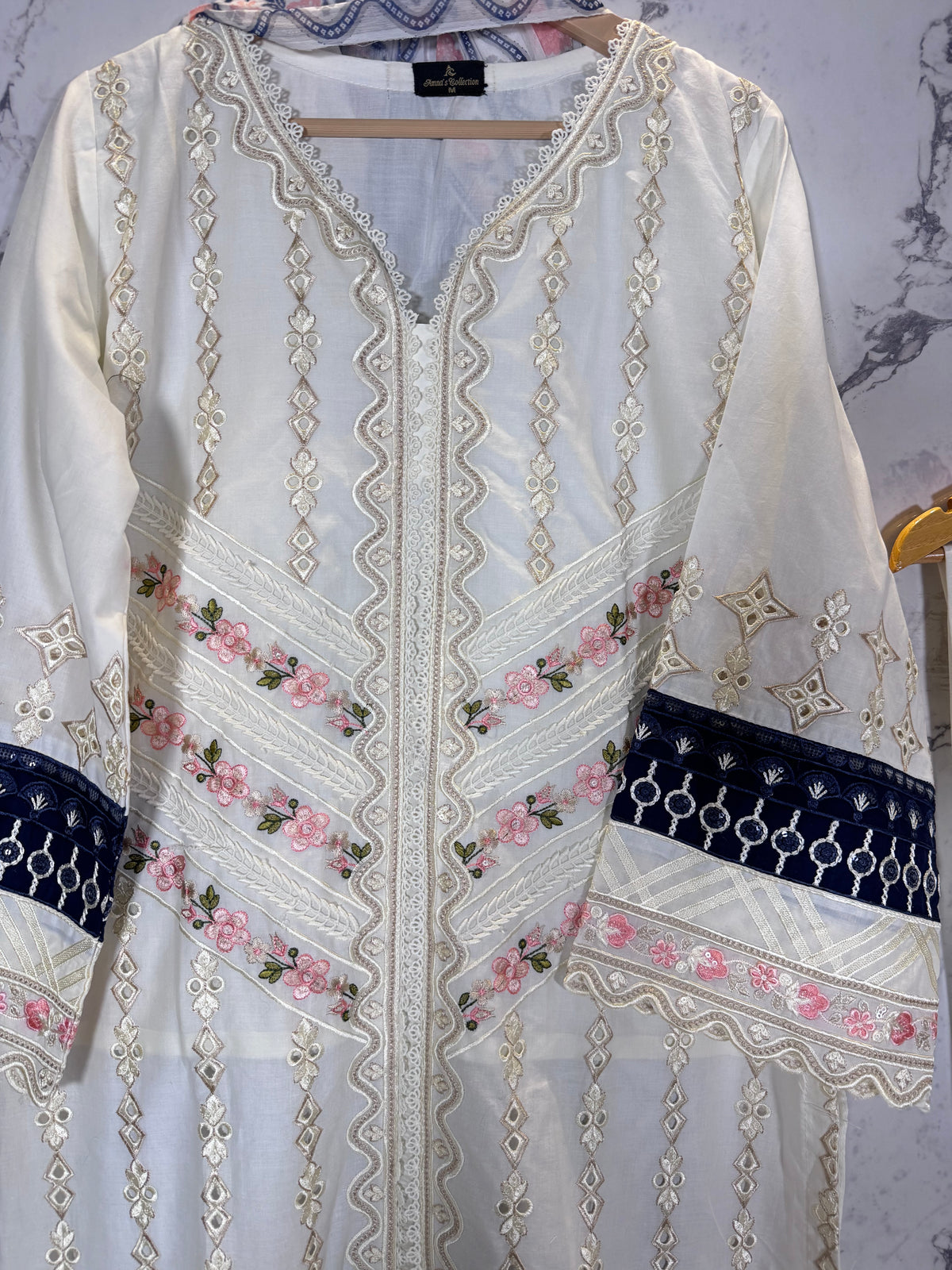 3 Piece Lawn Full Chickenkari Embroidered Suit