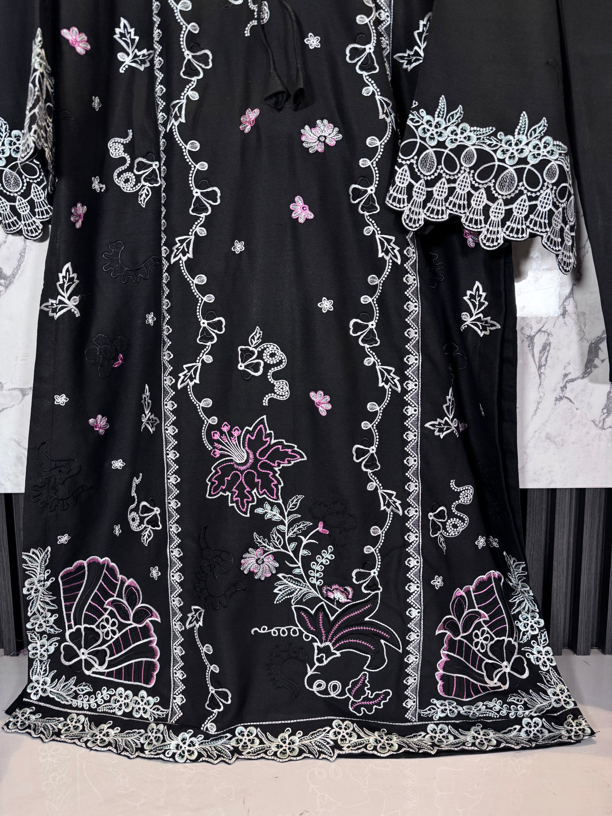 3 Piece Winter Dhanak Embroidered Suit