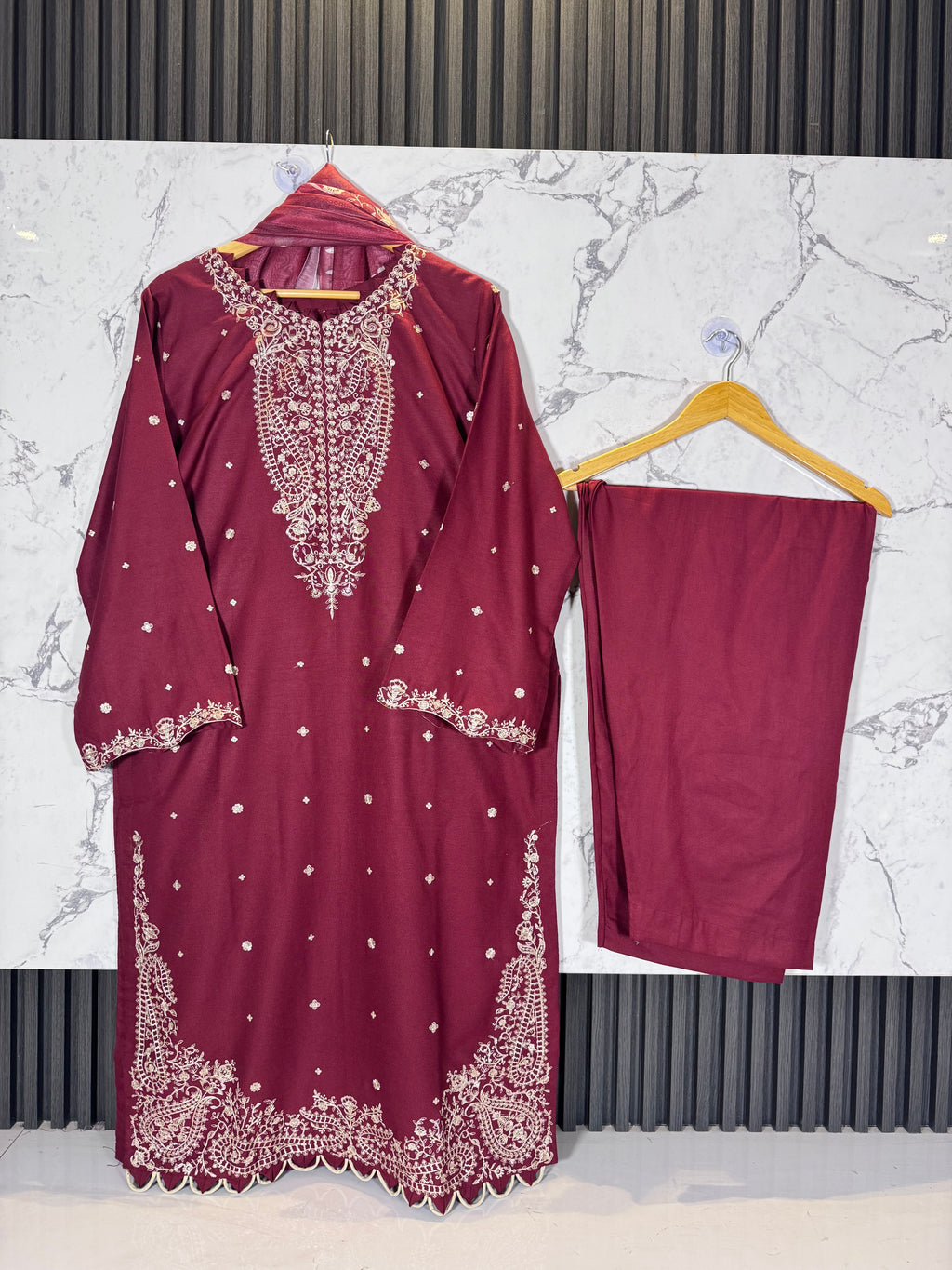 3 Piece Winter Dhanak Embroidered Suit