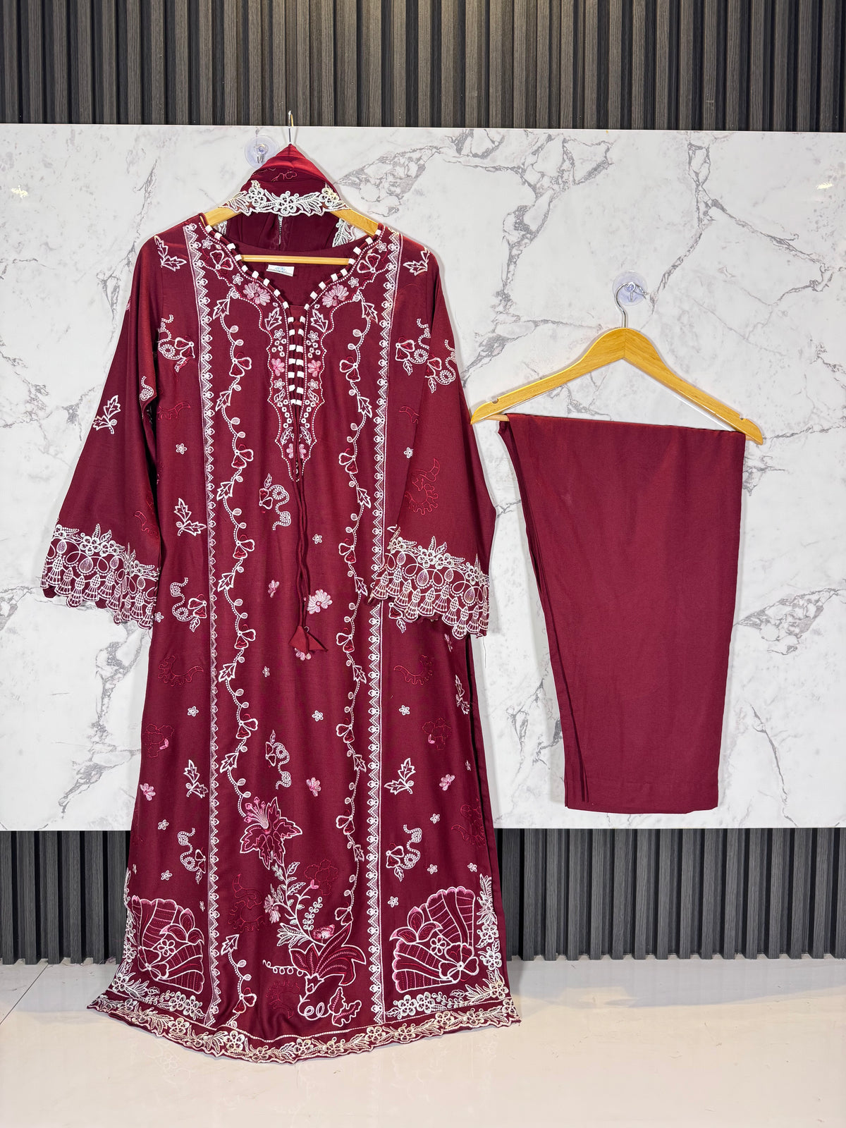 3 Piece Winter Dhanak Embroidered Suit