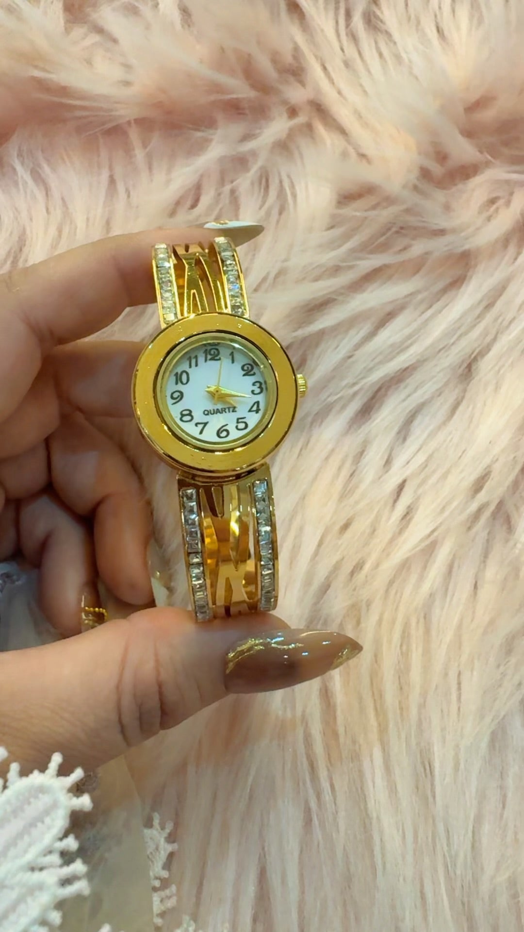 Handcuff watch