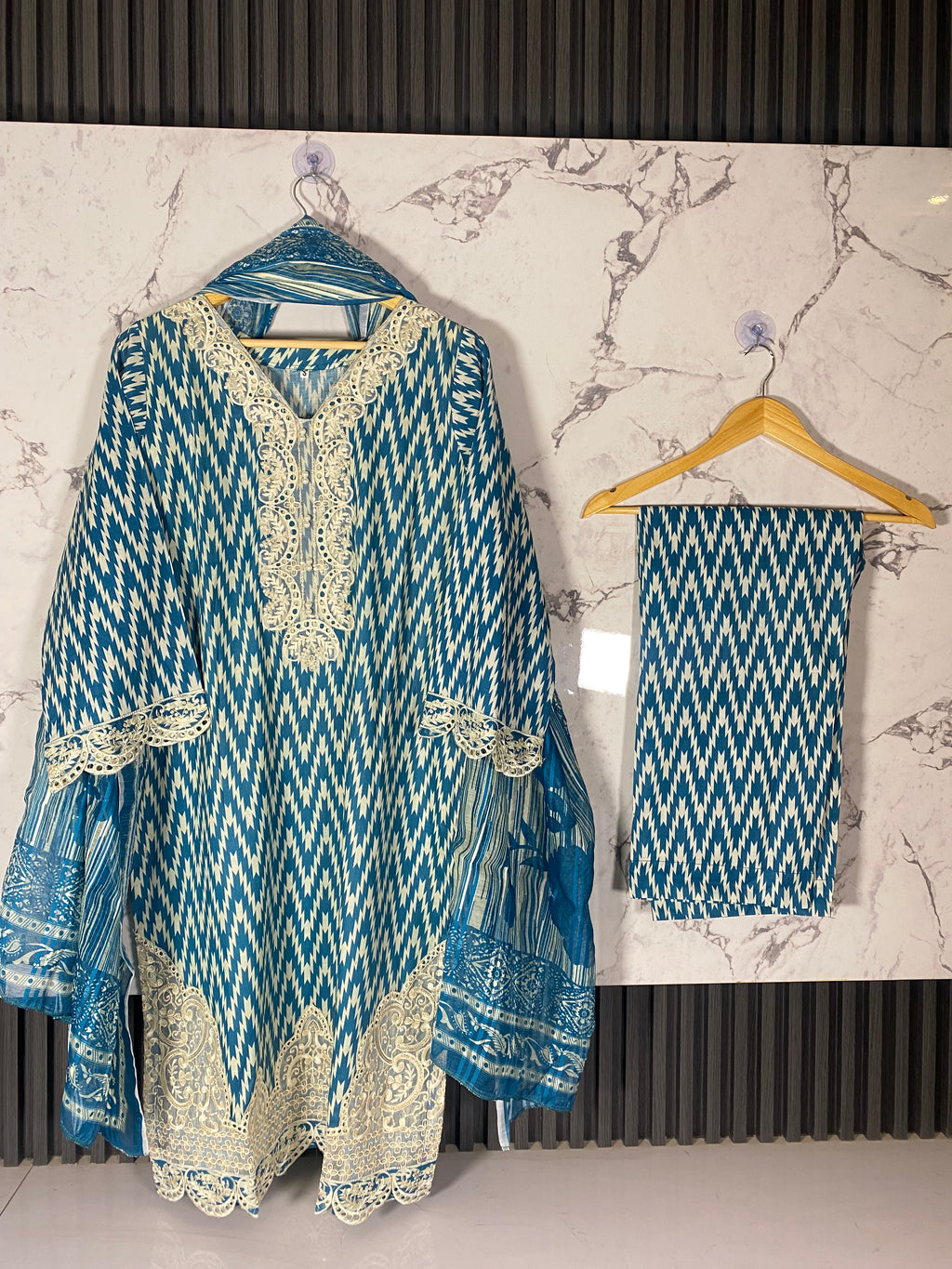 3 Piece - Embroidered Lawn Suit