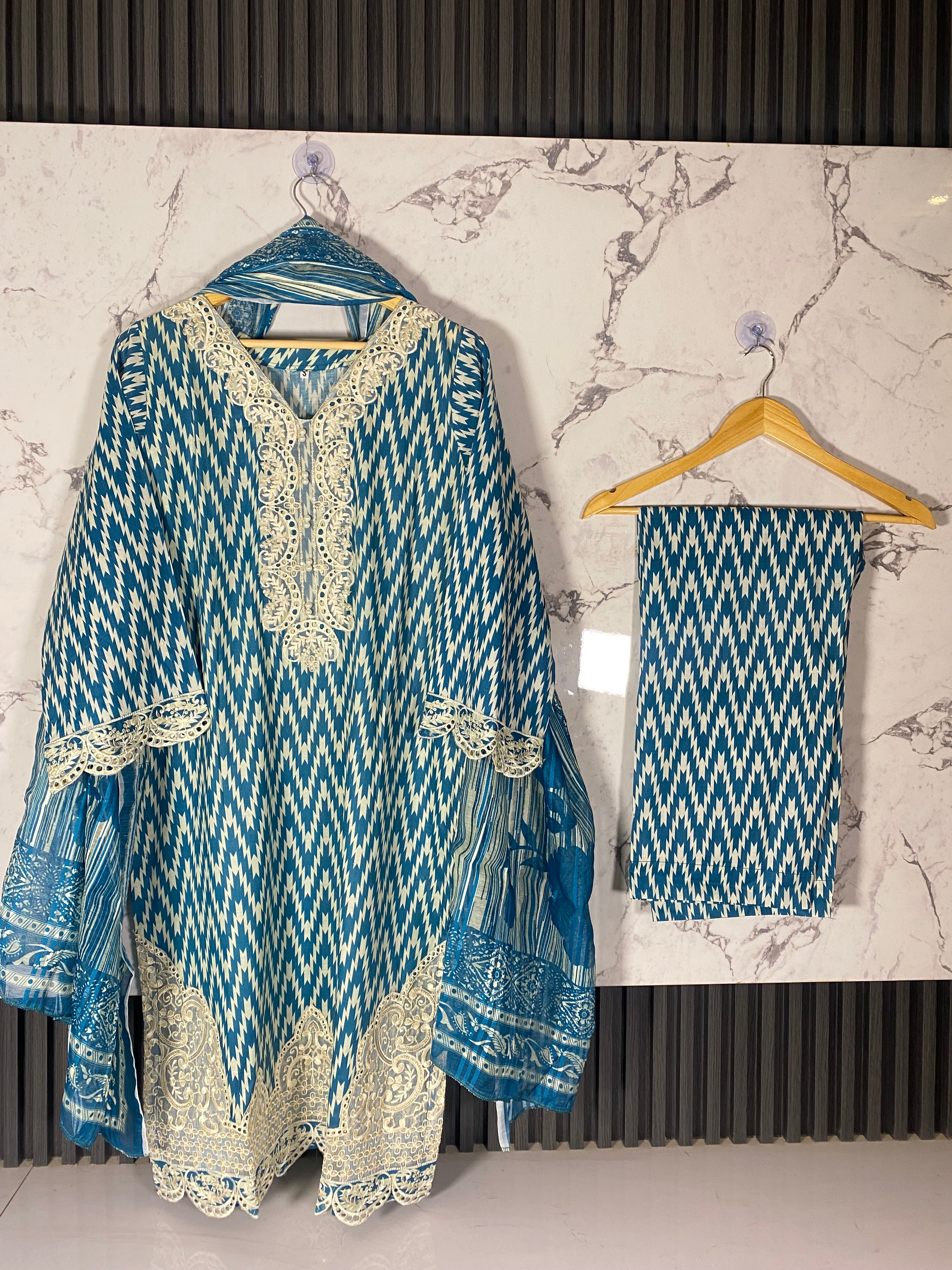 3 Piece - Embroidered Lawn Suit