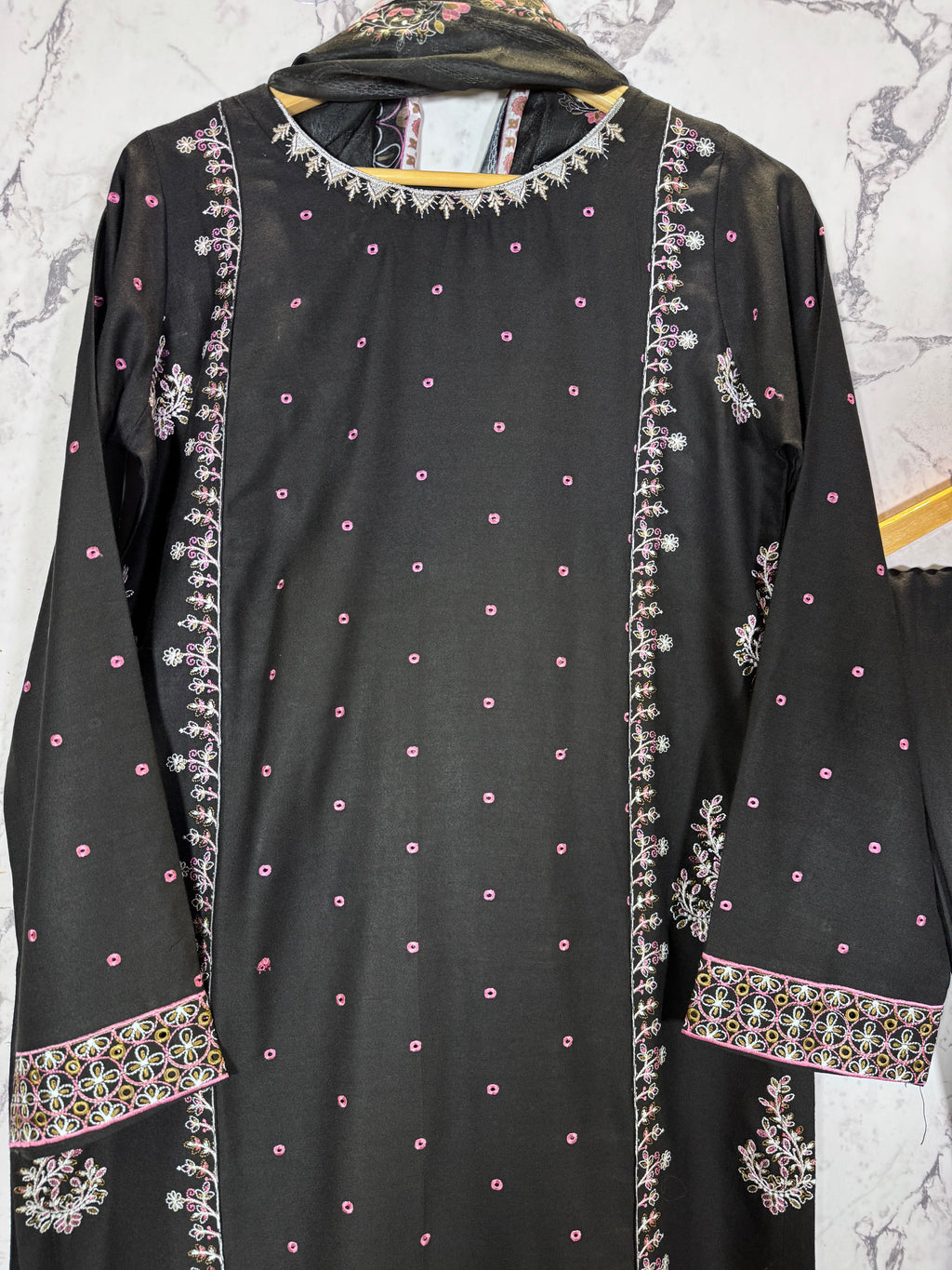 3 Piece Winter Dhanak Embroidered Suit