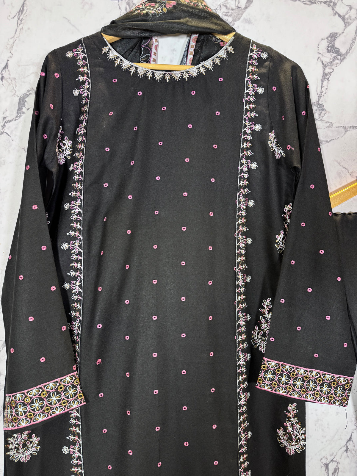 3 Piece Winter Dhanak Embroidered Suit