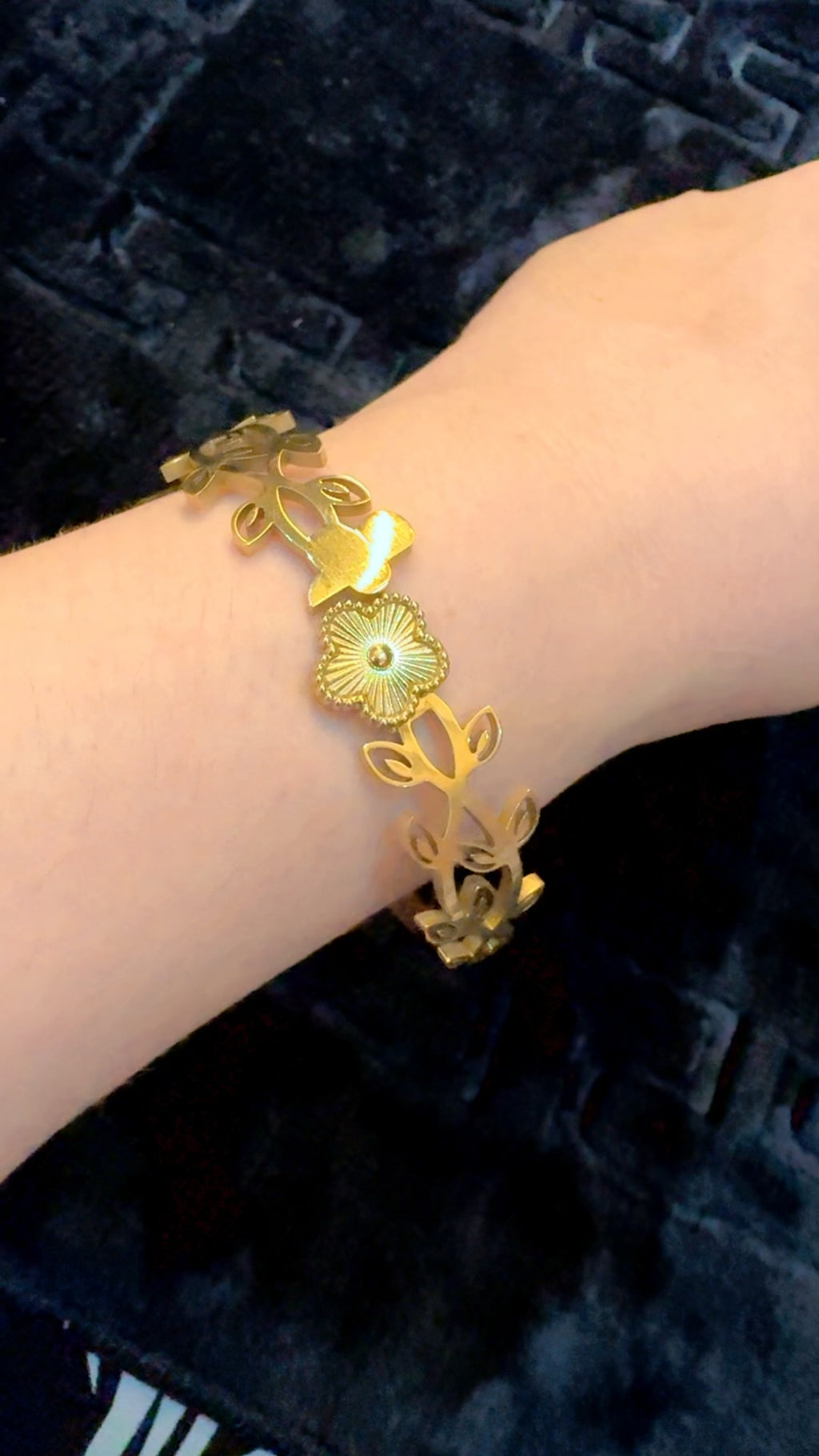 Adjustable Handcuff