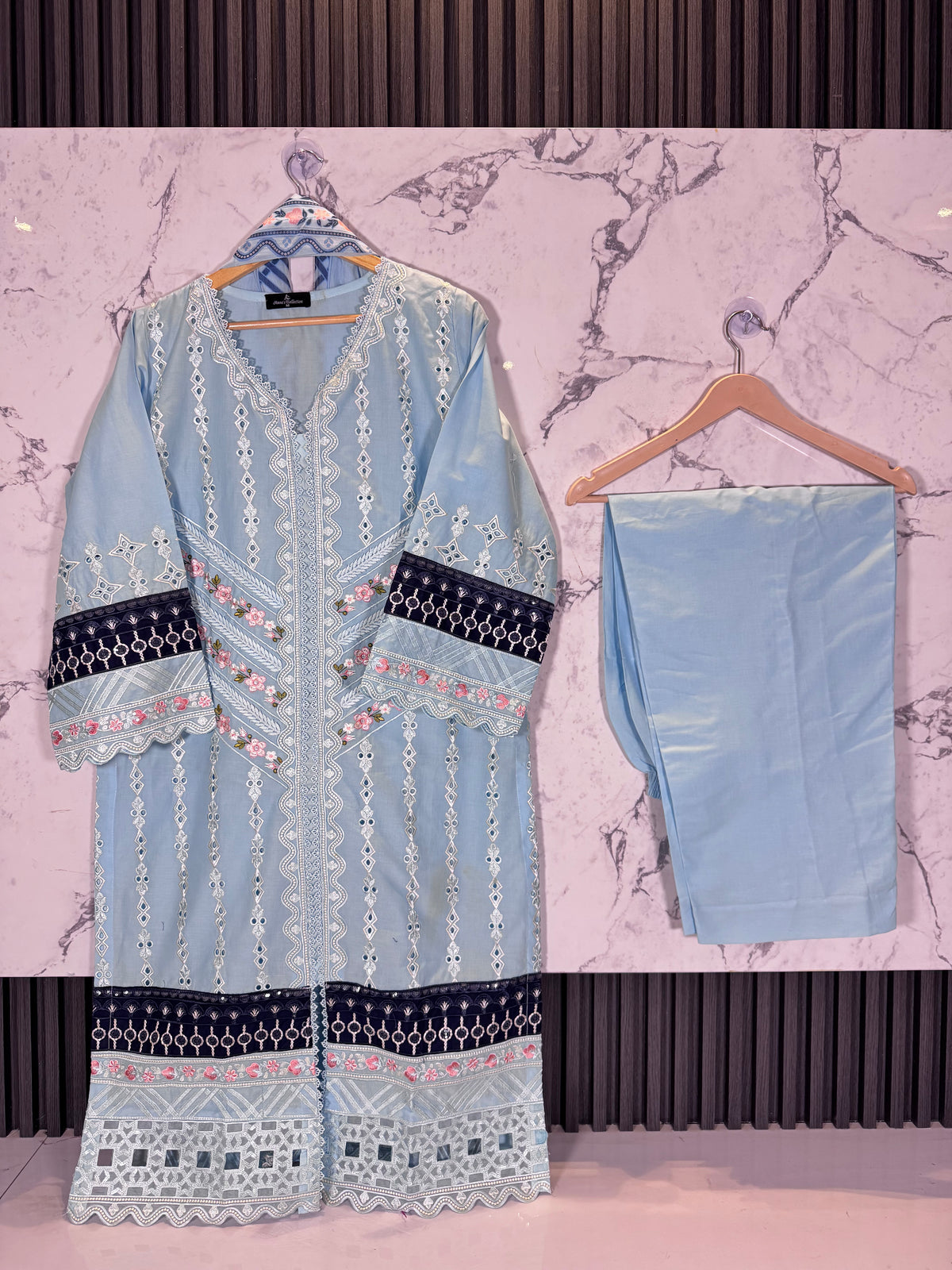 3 Piece Lawn Chicken Kari Full Embroidered Suit