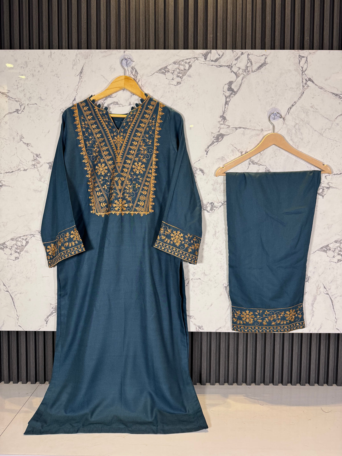 3 Piece Winter Dhanak Embroidered Suit