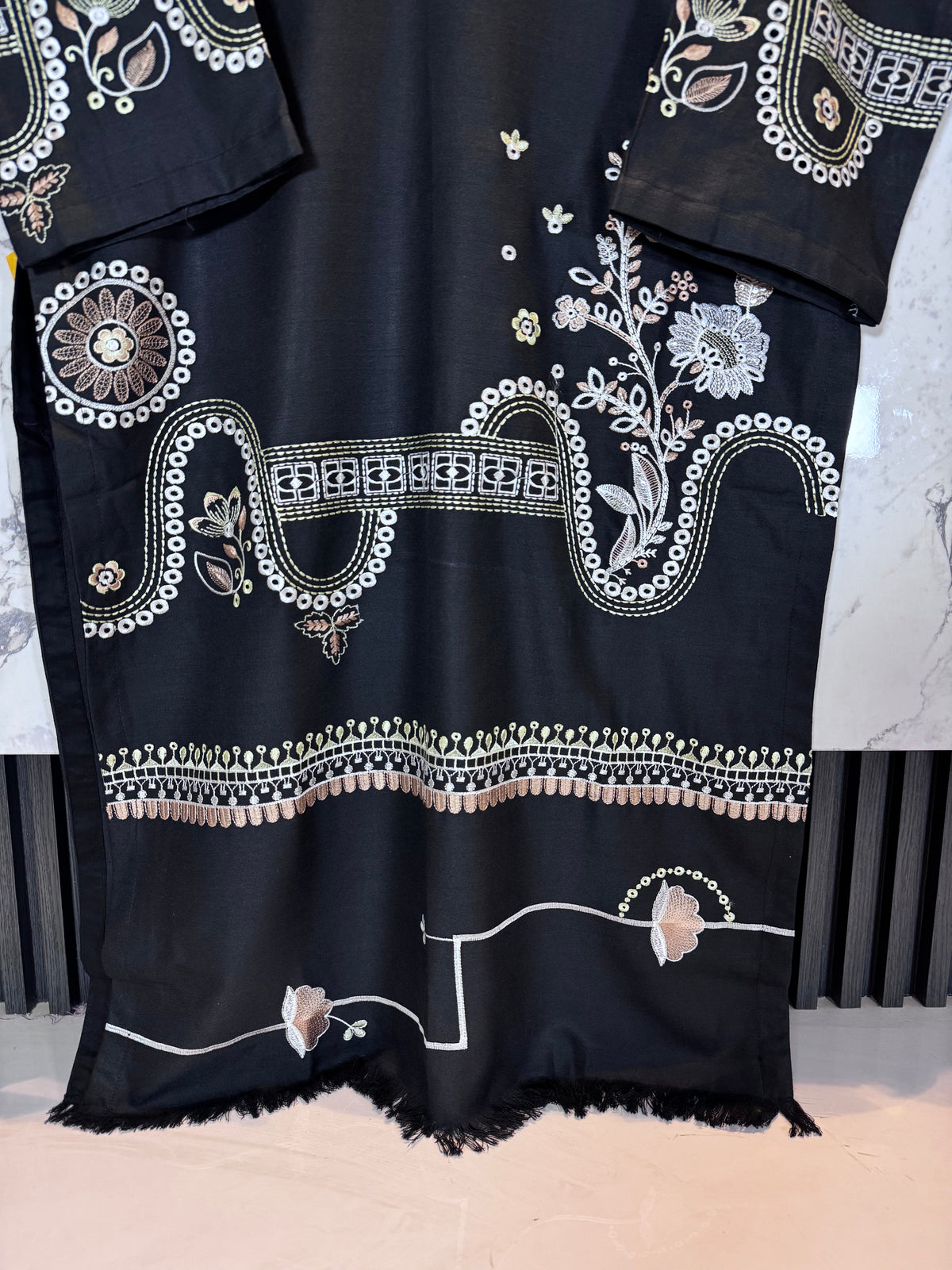 3 Piece Winter Dhanak Embroidered Suit