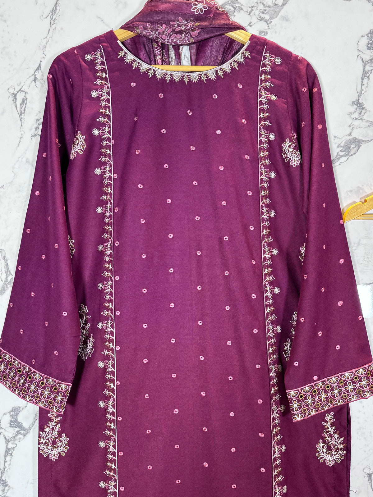 3 Piece Winter Dhanak Embroidered Suit
