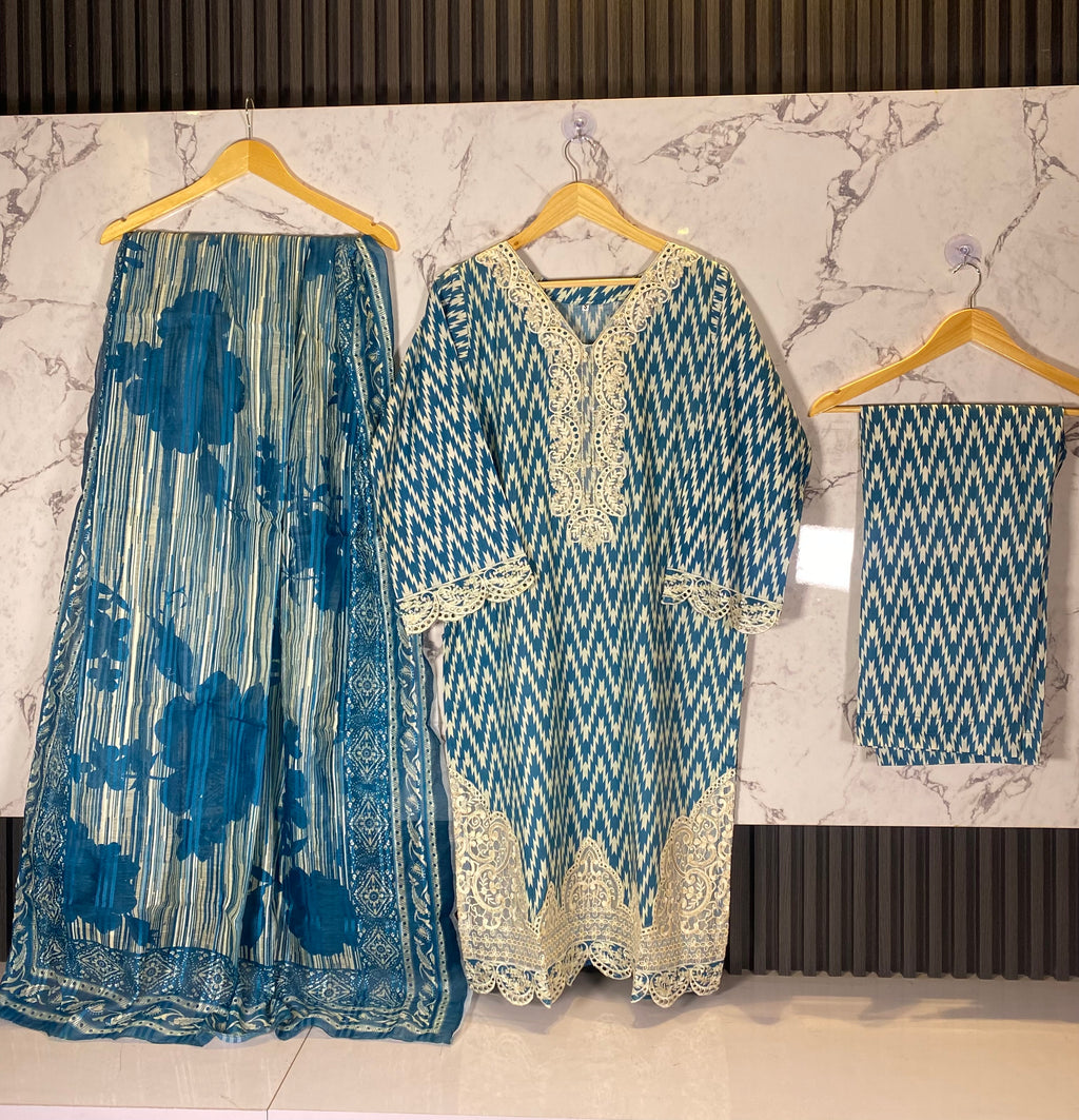 3 Piece - Embroidered Lawn Suit