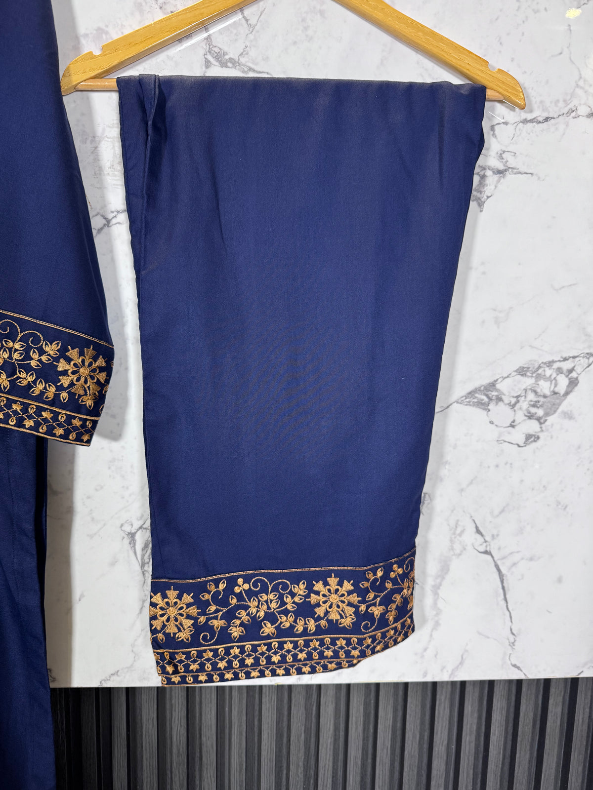 3 Piece Winter Dhanak Embroidered Suit