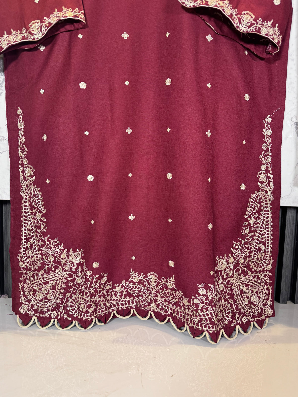3 Piece Winter Dhanak Embroidered Suit