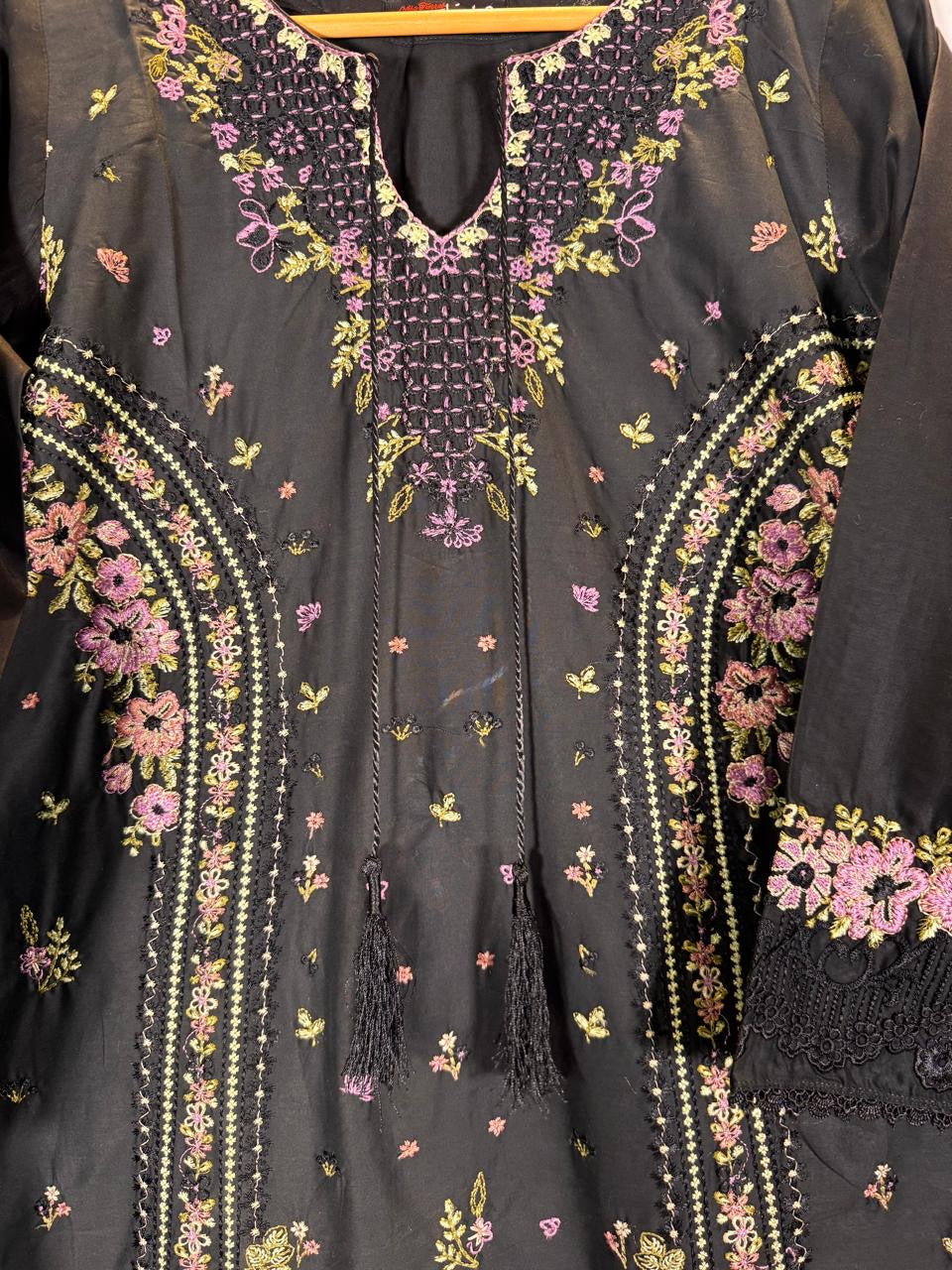 3 Piece - Lawn Embroidered Suit