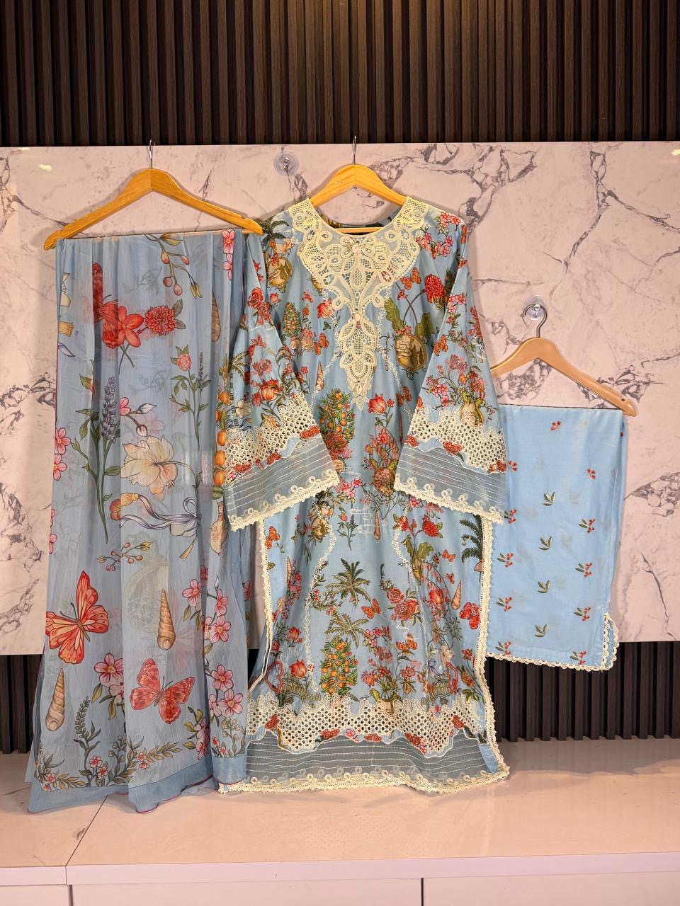 3 Piece - Lawn Embroidered Suit