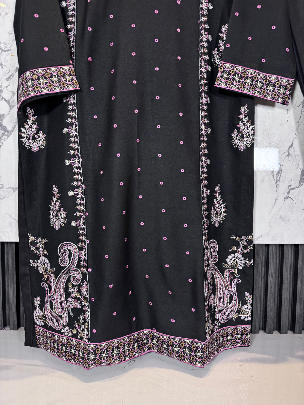 3 Piece Winter Dhanak Embroidered Suit