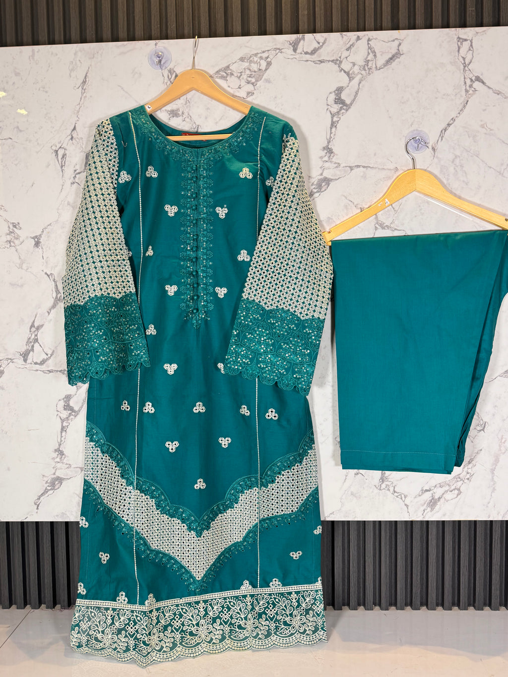 3 Piece Lawn Embroidered Suit