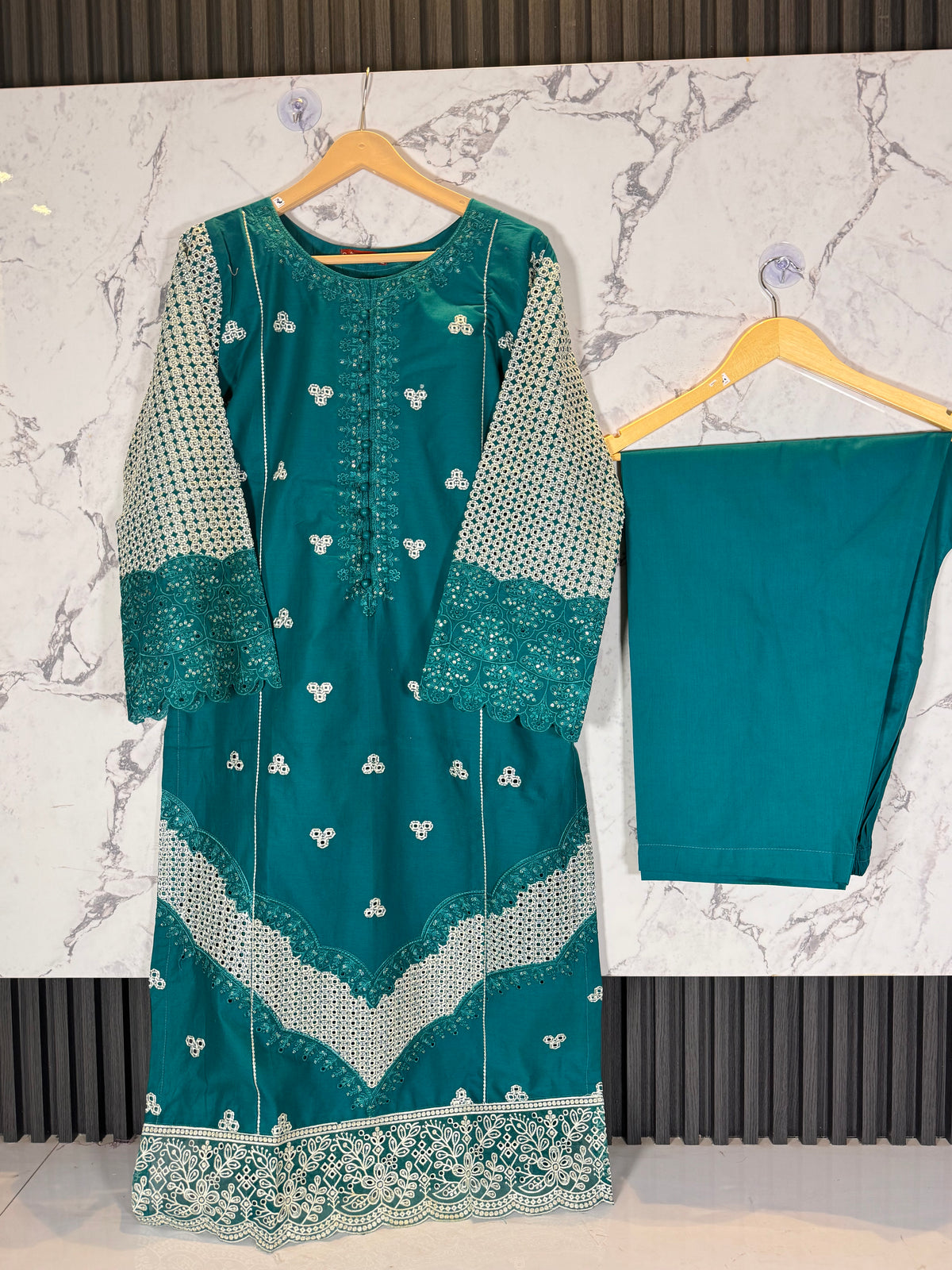 3 Piece Lawn Embroidered Suit