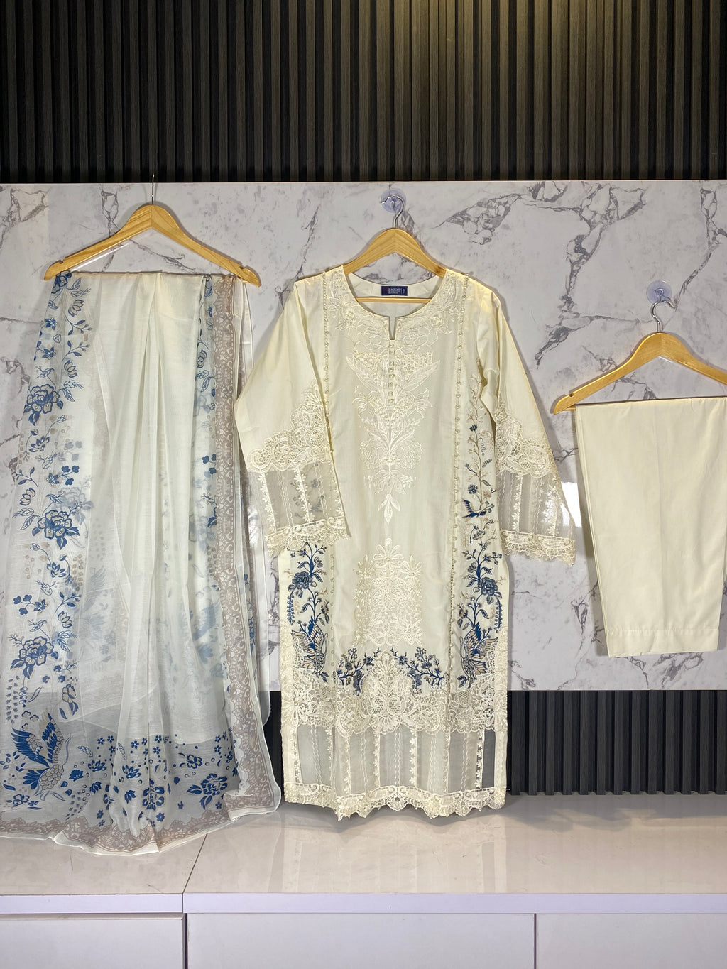 3 Piece - Embroidered Lawn Suit