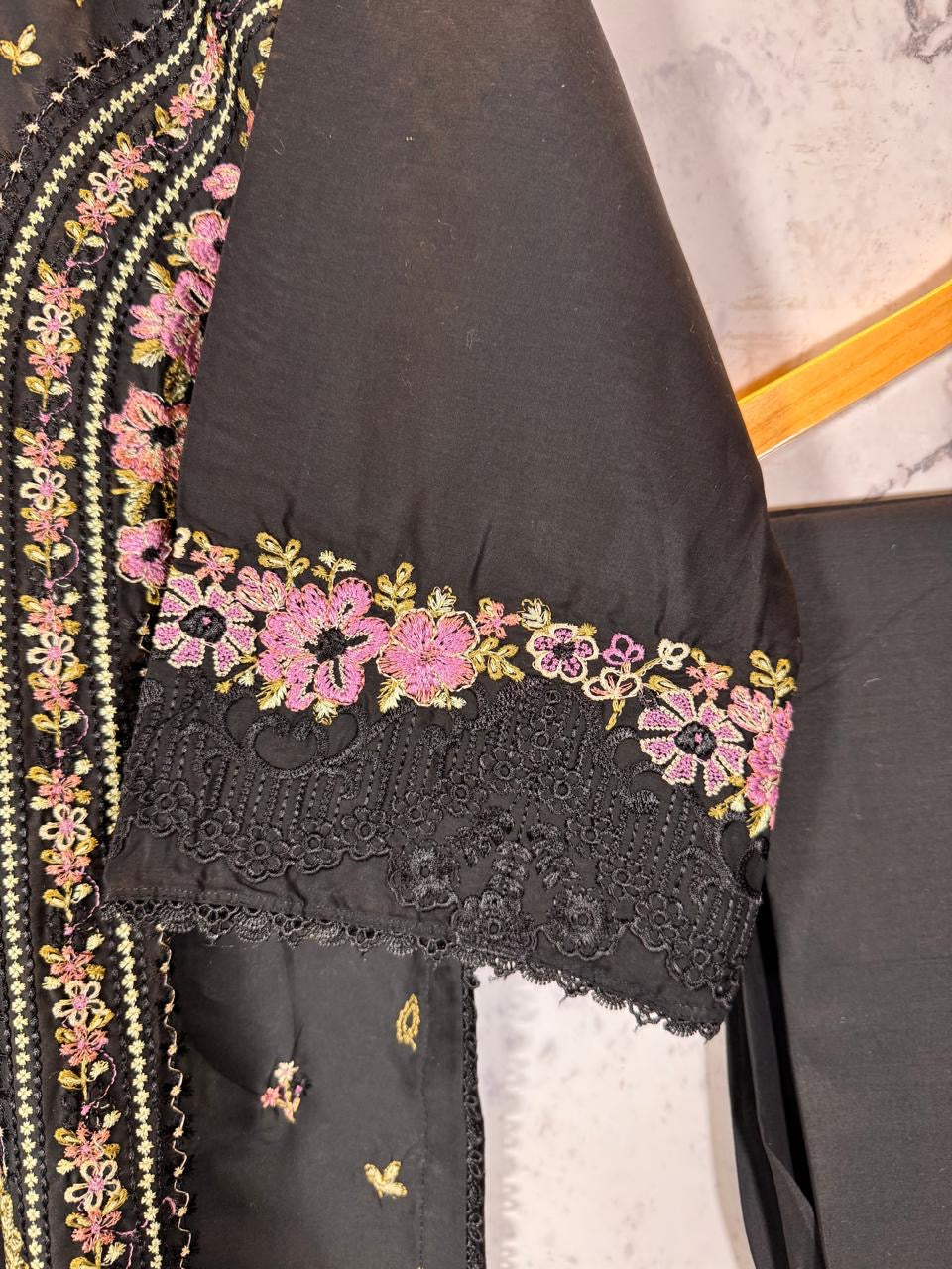 3 Piece - Lawn Embroidered Suit