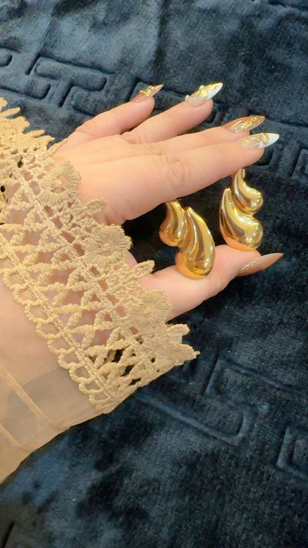 Ear rings