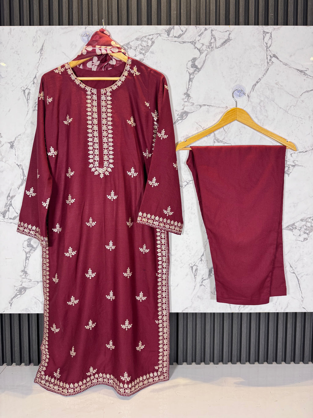 3 Piece Winter Dhanak Embroidered Suit