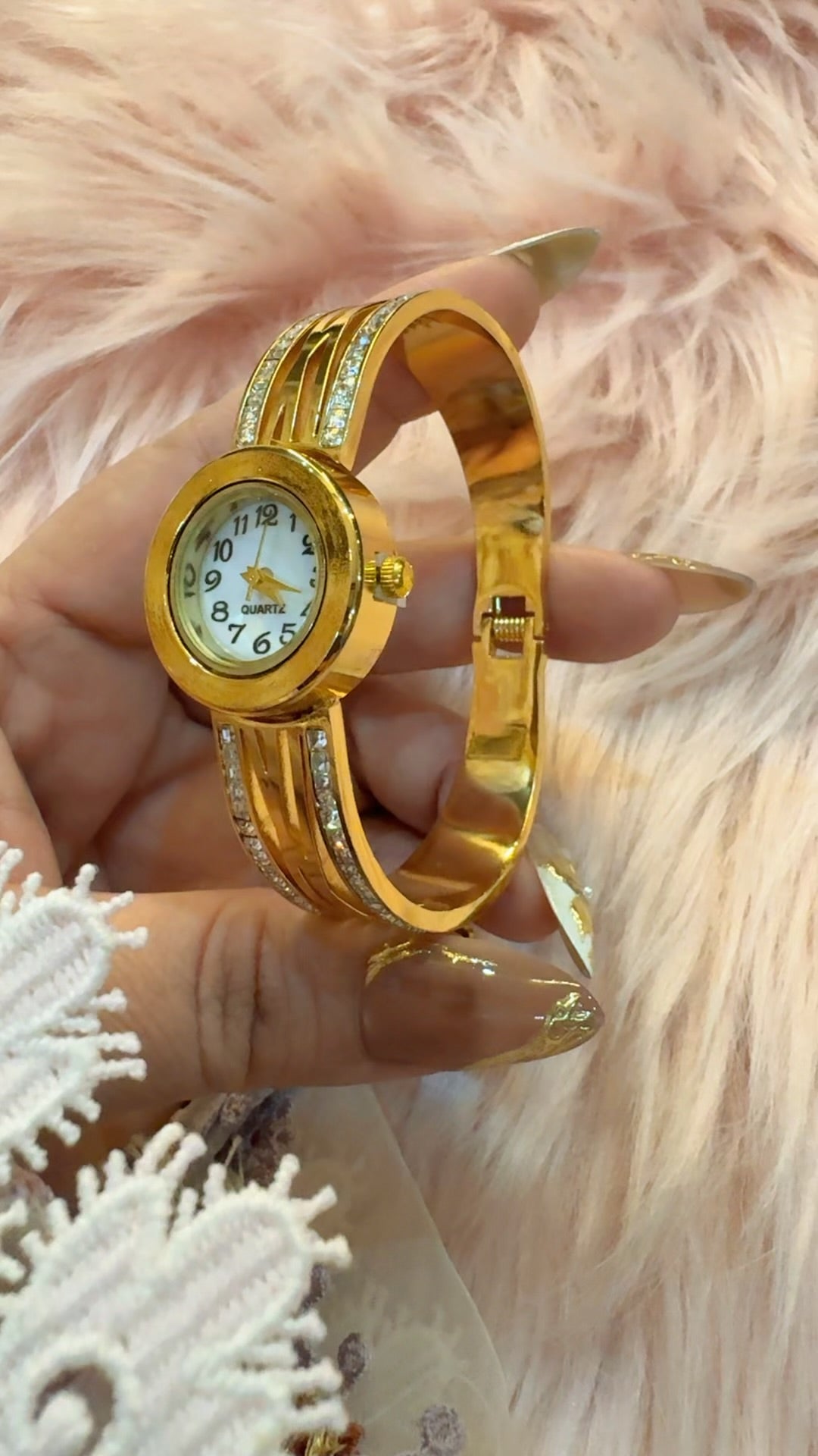 Handcuff watch