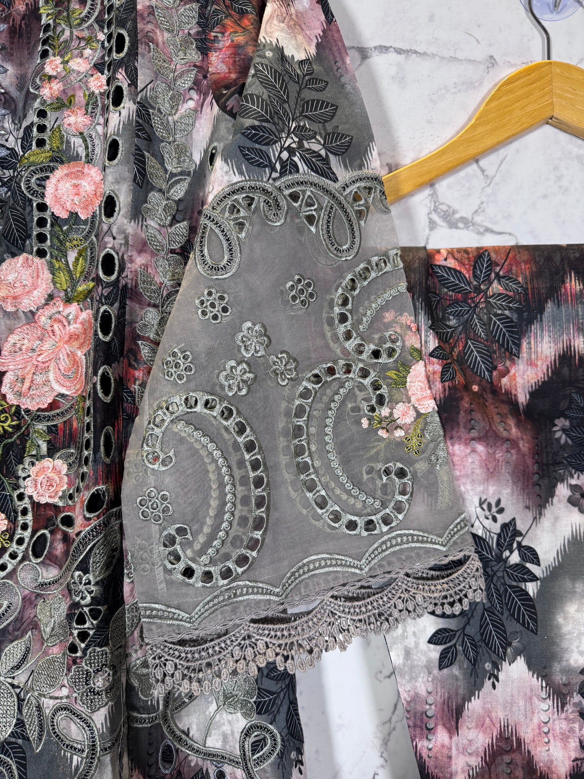 3 Piece Lawn Full Chickenkari Embroidered Suit