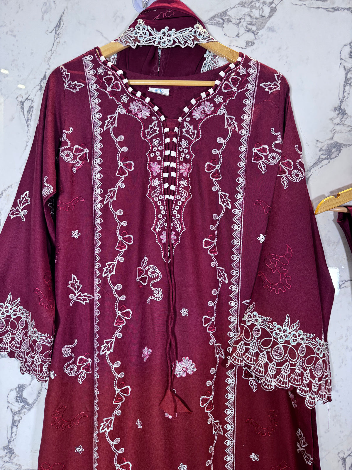 3 Piece Winter Dhanak Embroidered Suit