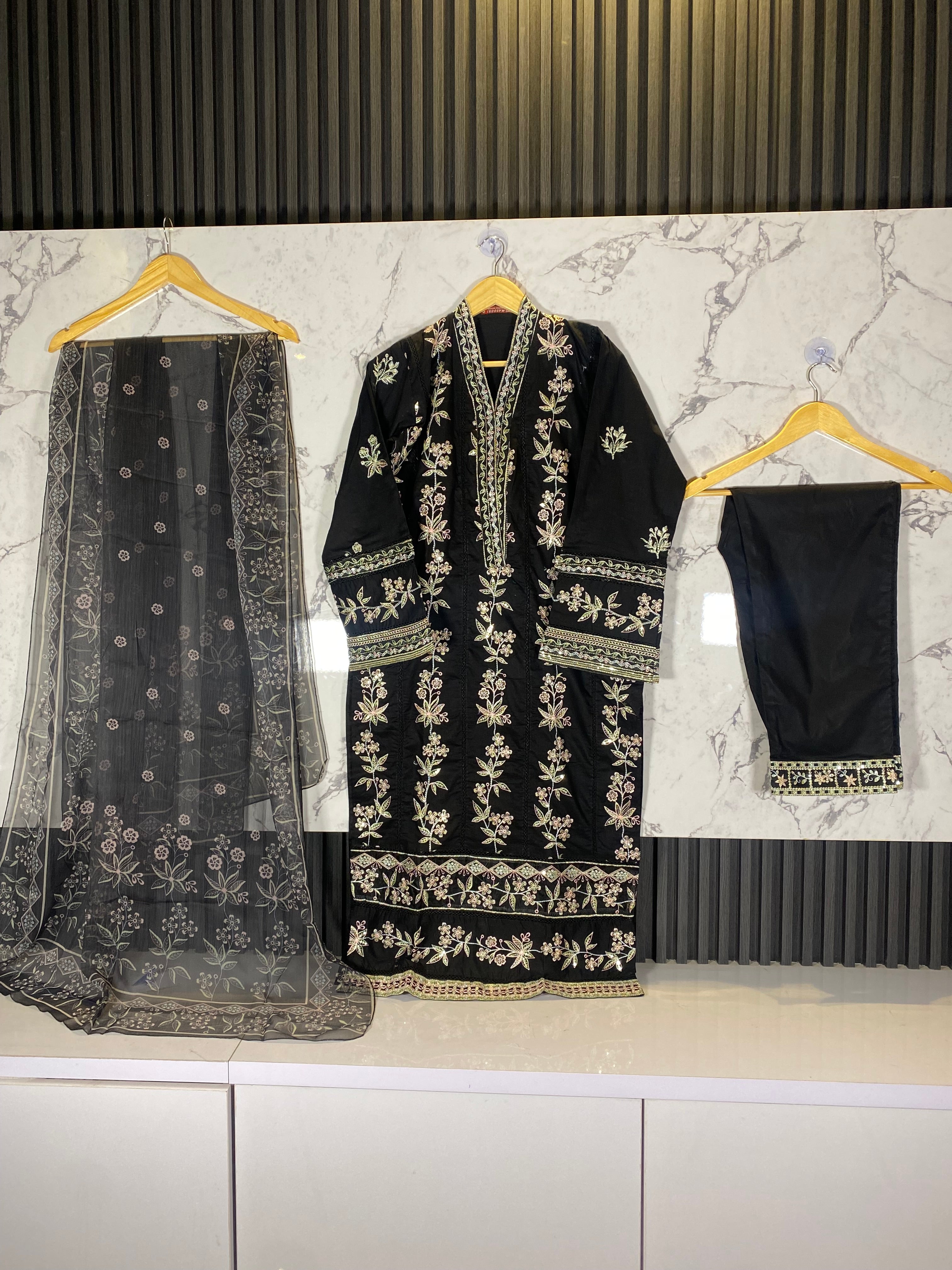 3 Piece - Embroidered Lawn Suit