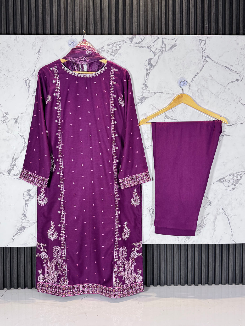 3 Piece Winter Dhanak Embroidered Suit