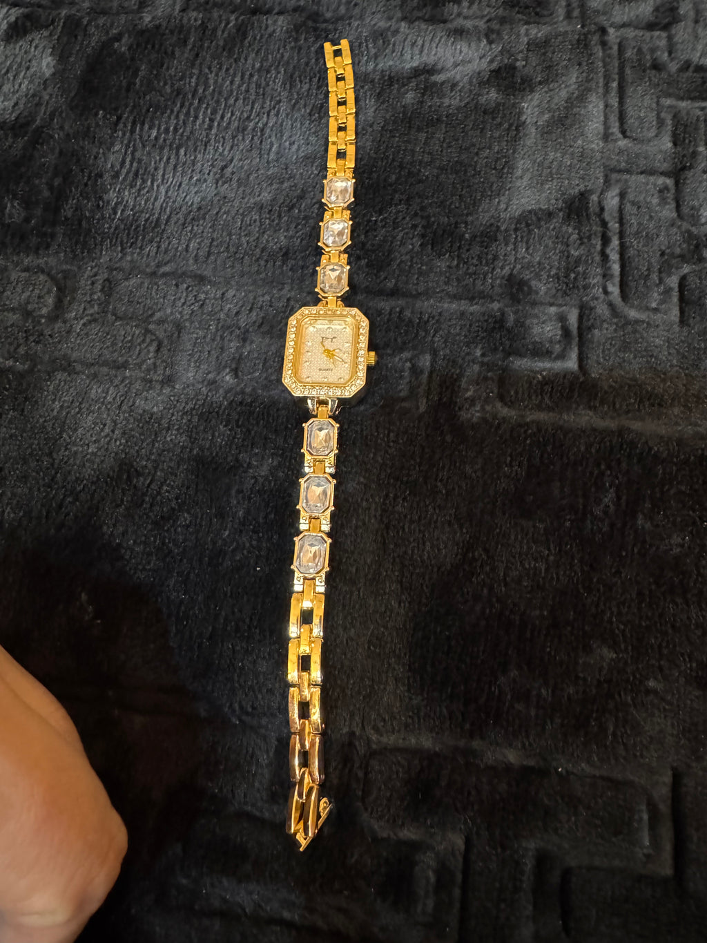 Stylish Hand Watch