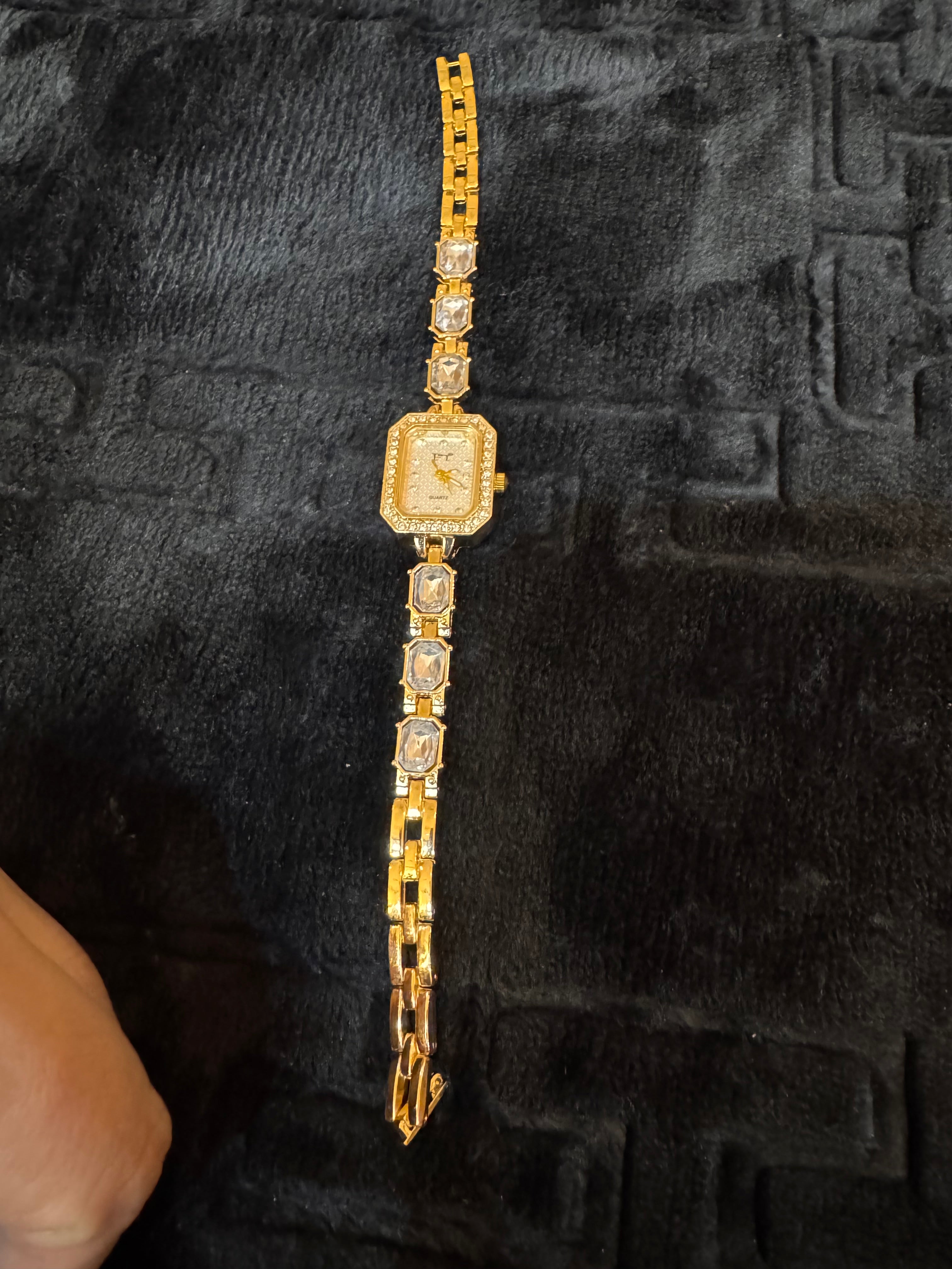 Stylish Hand Watch