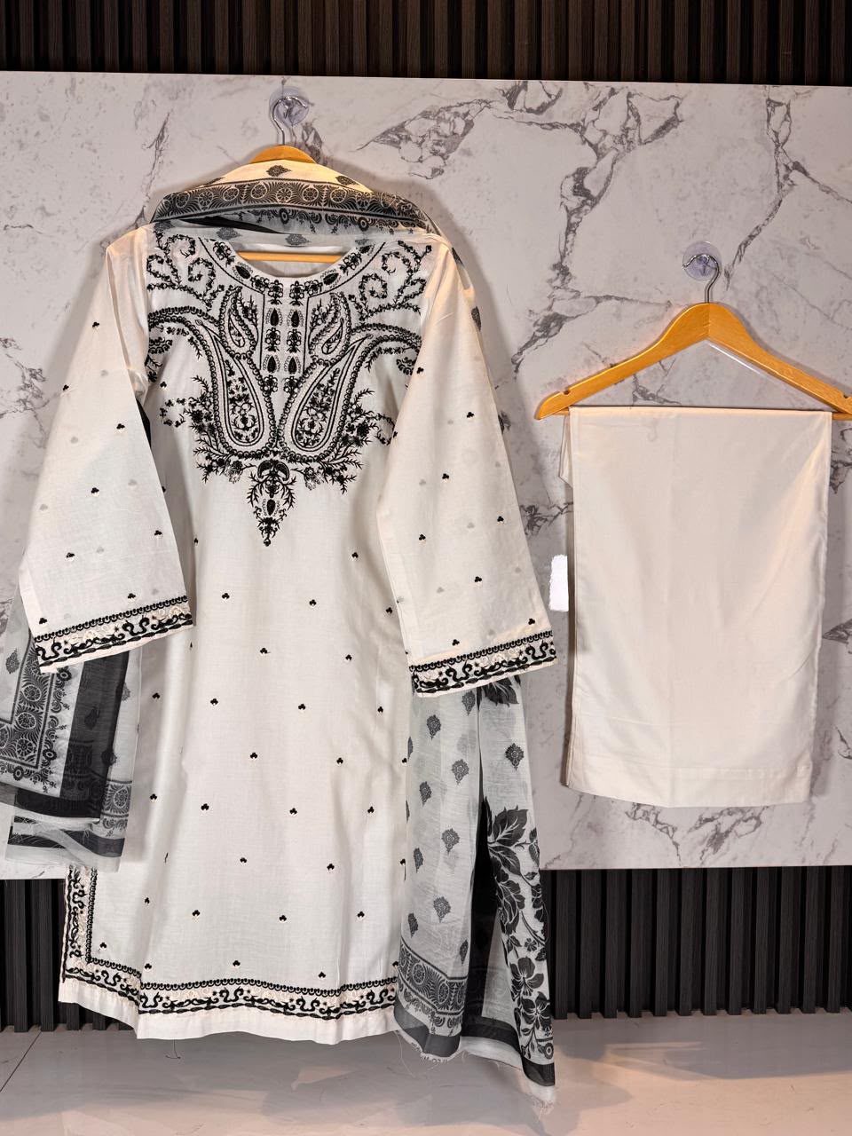 3 Piece Embroidered Lawn Suit